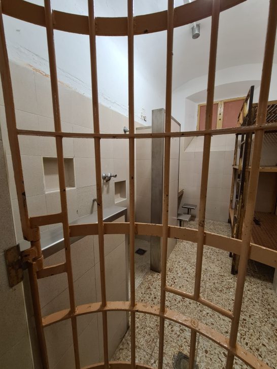 Interior de un chabolo de ingresos